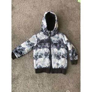 Children's Place boys white/black puffer coat, size XS